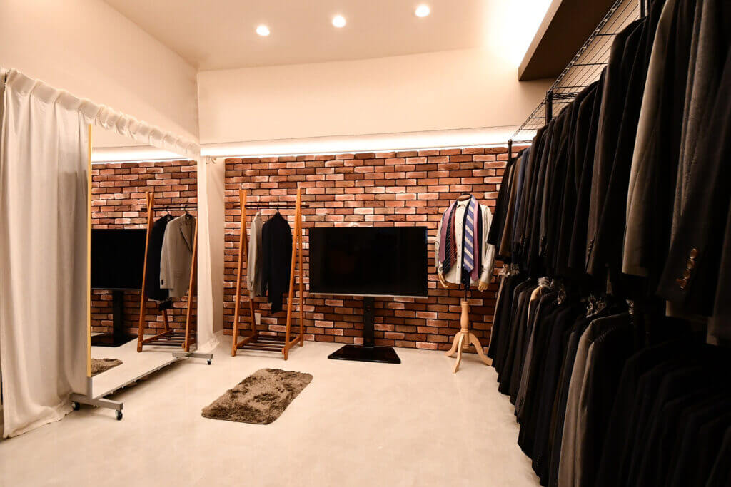 大阪市西区新町のRe;suit(リ・スーツ)の内観