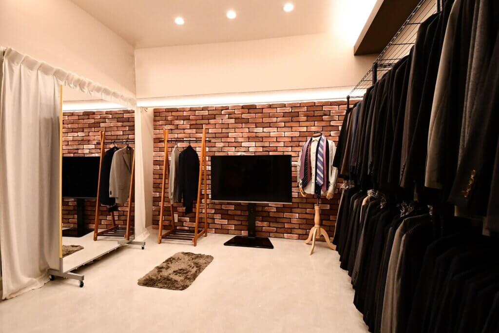 Re;suit(リ・スーツ)店内試着室